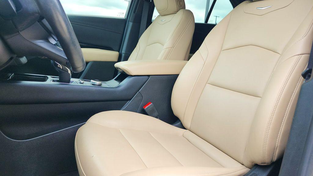 used 2024 Cadillac XT4 car, priced at $30,965