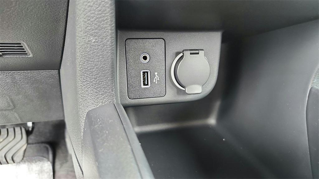 new 2025 Nissan Kicks Play car, priced at $19,647