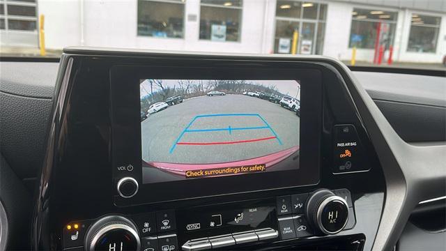 used 2023 Toyota Highlander car, priced at $33,995