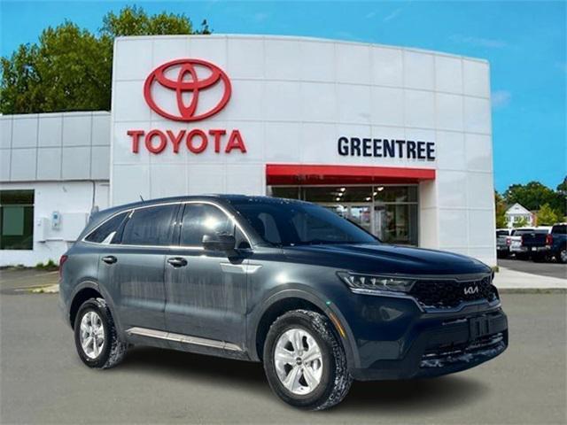 used 2023 Kia Sorento car, priced at $22,995