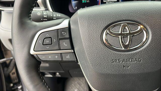 used 2024 Toyota Highlander car, priced at $44,995