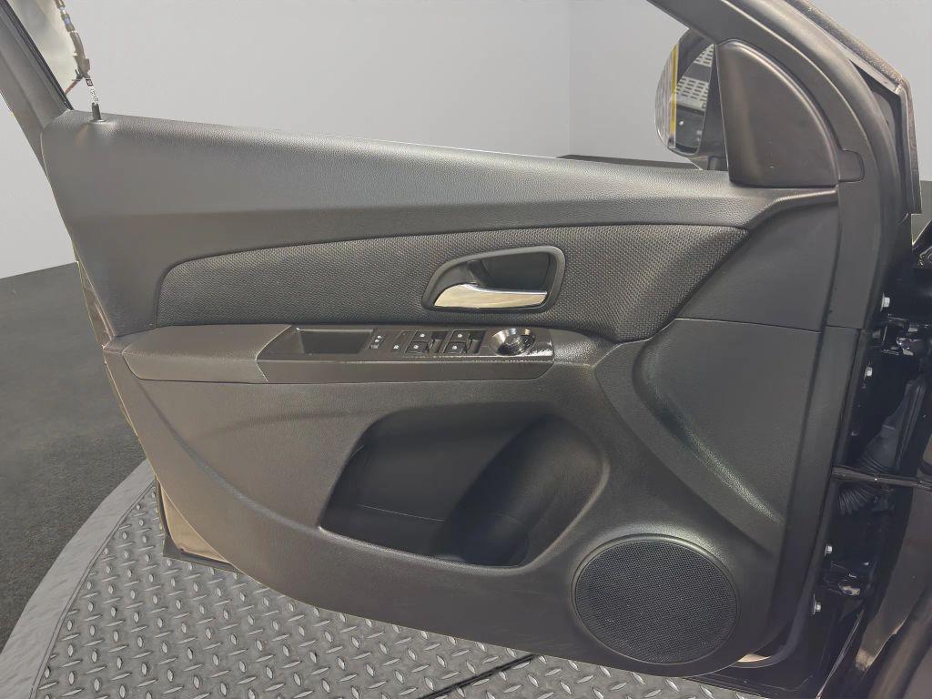 used 2016 Chevrolet Cruze Limited car, priced at $5,595