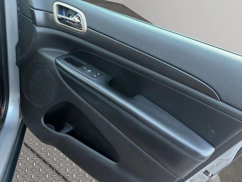 used 2016 Jeep Grand Cherokee car, priced at $11,957