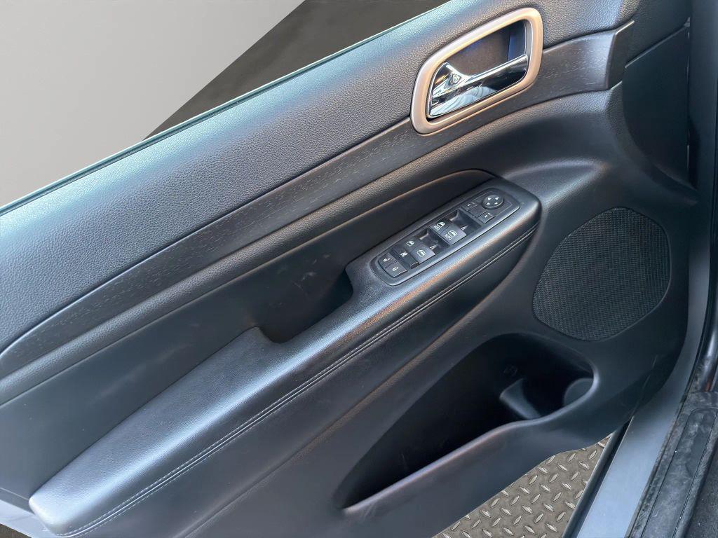 used 2016 Jeep Grand Cherokee car, priced at $11,957