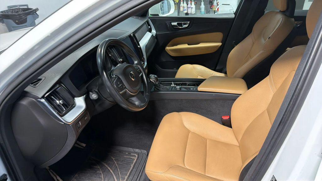 used 2018 Volvo XC60 car