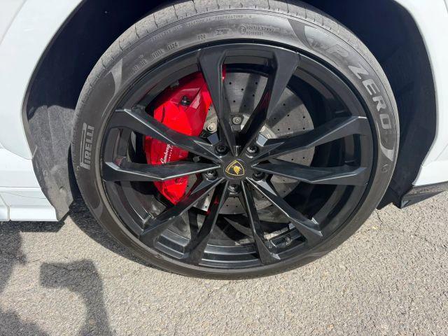 used 2021 Lamborghini Urus car, priced at $200,000