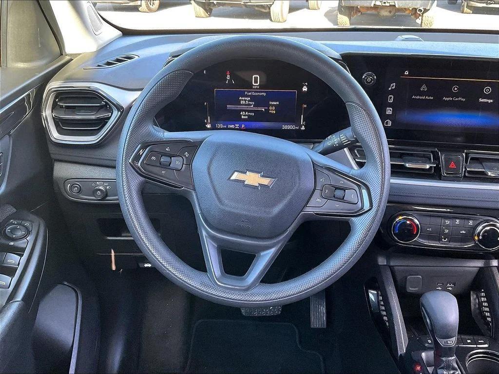 used 2025 Chevrolet TrailBlazer car, priced at $23,600
