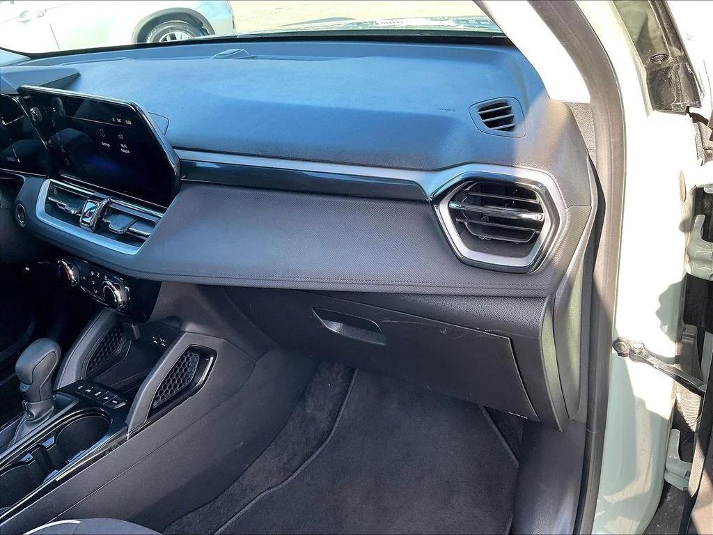 used 2025 Chevrolet TrailBlazer car, priced at $23,600