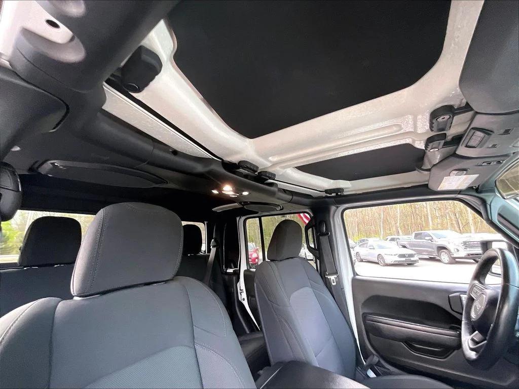 used 2022 Jeep Gladiator car, priced at $33,272