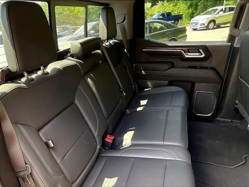 used 2022 GMC Sierra 1500 car, priced at $43,051