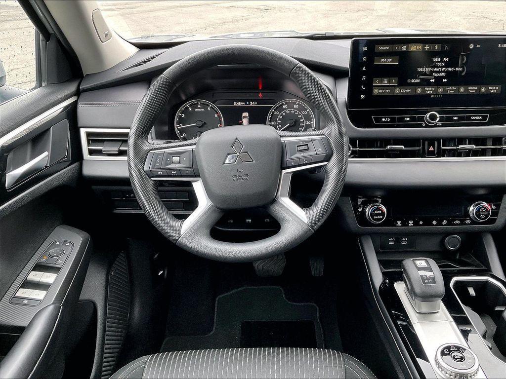 used 2025 Mitsubishi Outlander car, priced at $26,900