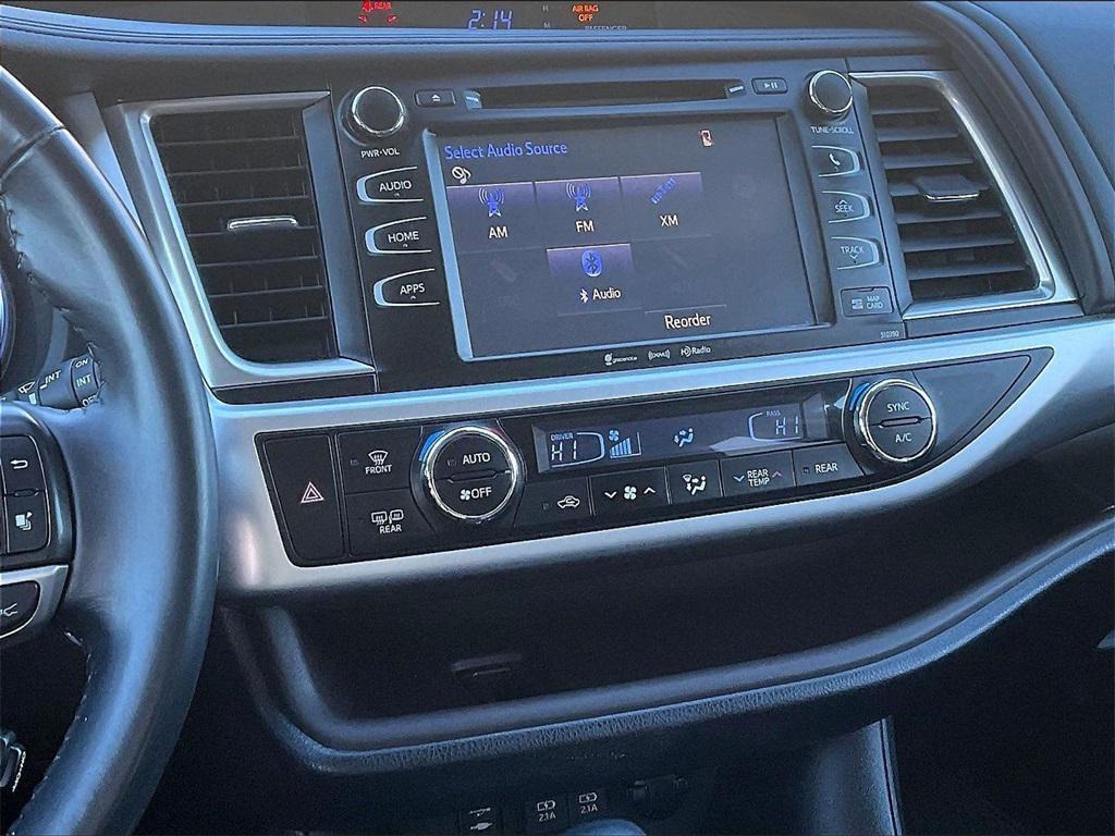 used 2019 Toyota Highlander car, priced at $24,320