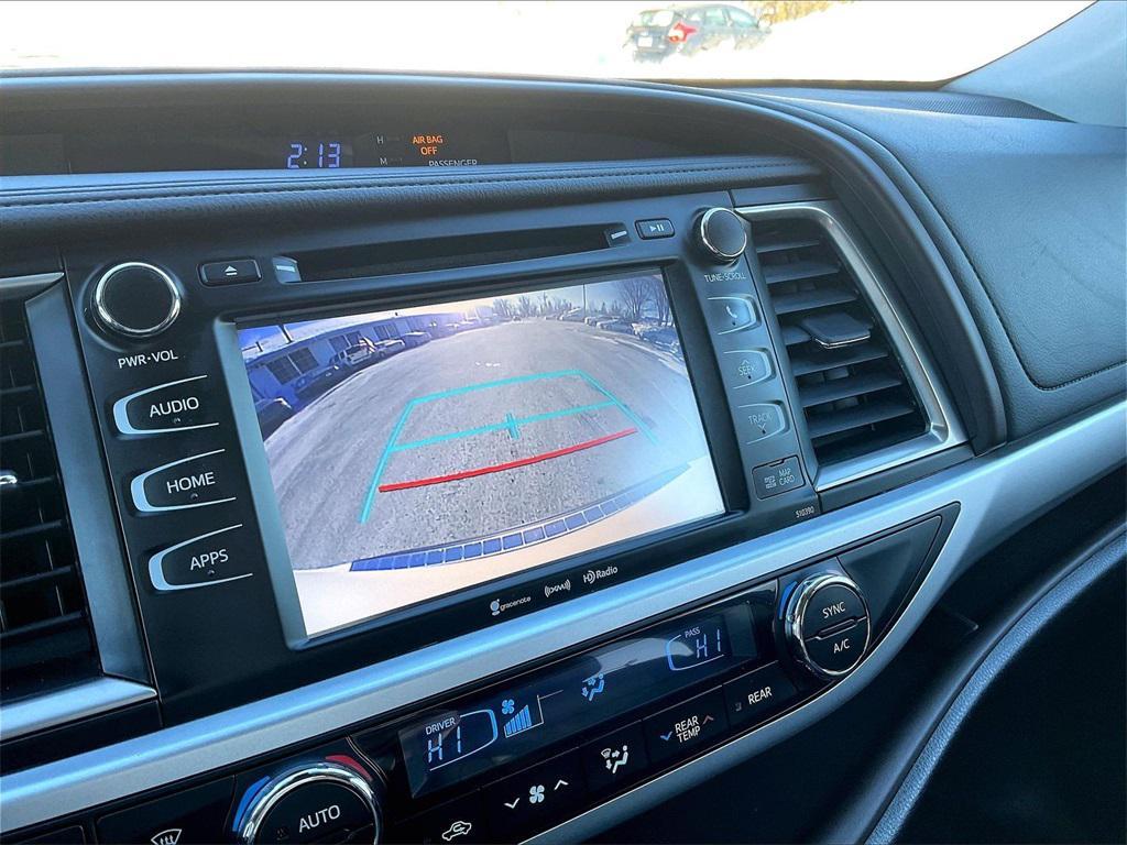used 2019 Toyota Highlander car, priced at $24,320