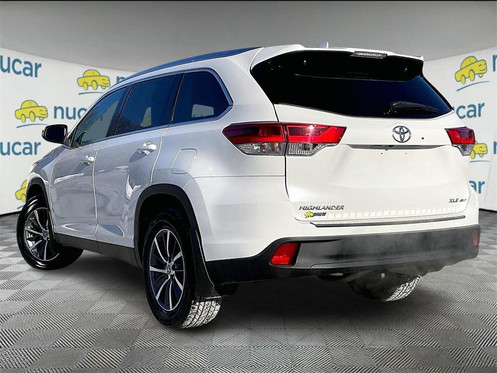 used 2019 Toyota Highlander car, priced at $24,320