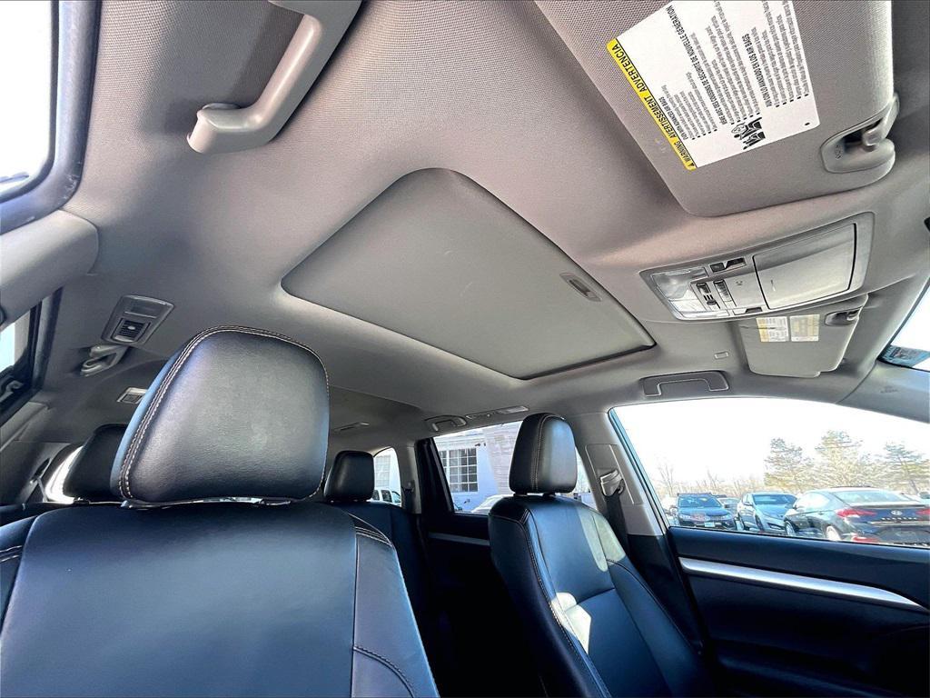 used 2019 Toyota Highlander car, priced at $24,320