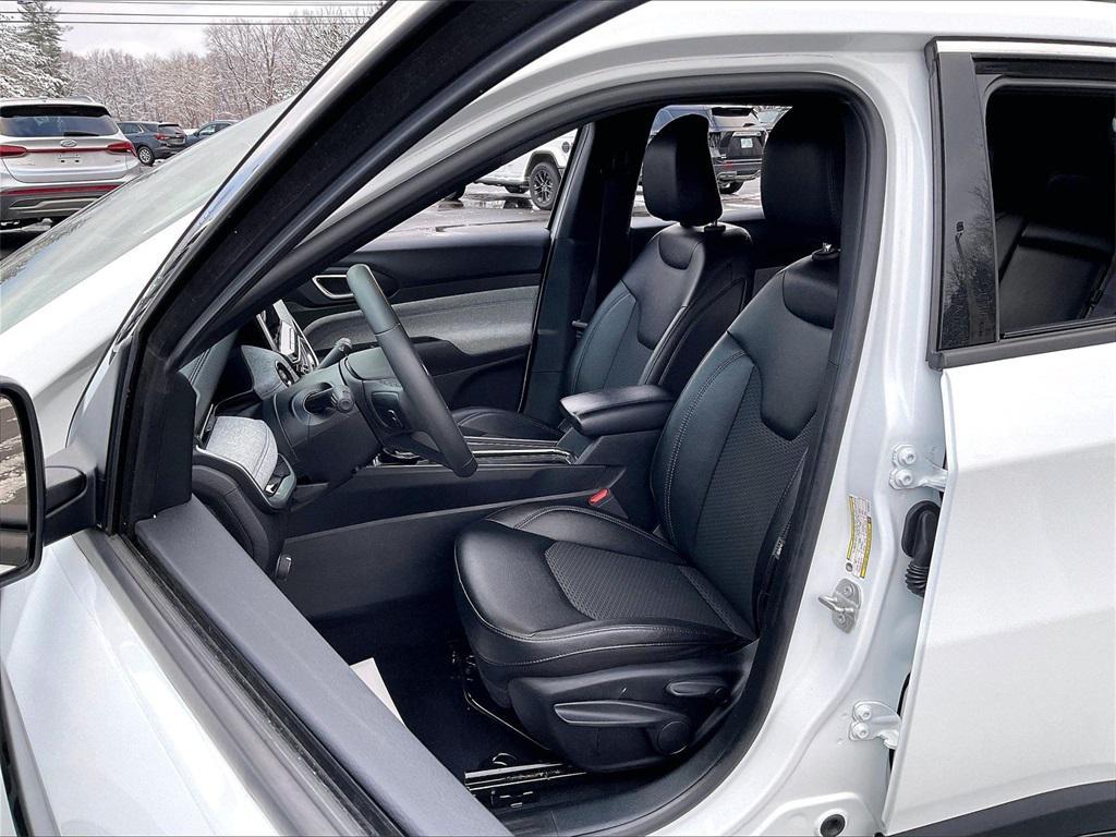 used 2024 Jeep Compass car, priced at $19,000