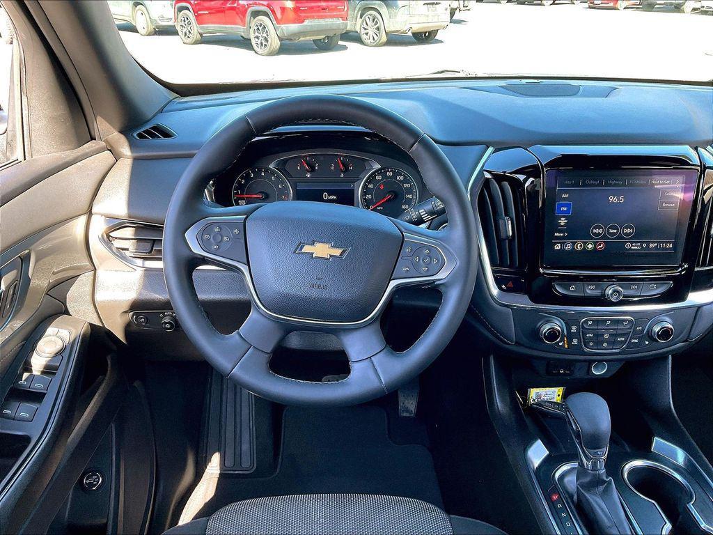 used 2023 Chevrolet Traverse car, priced at $23,900