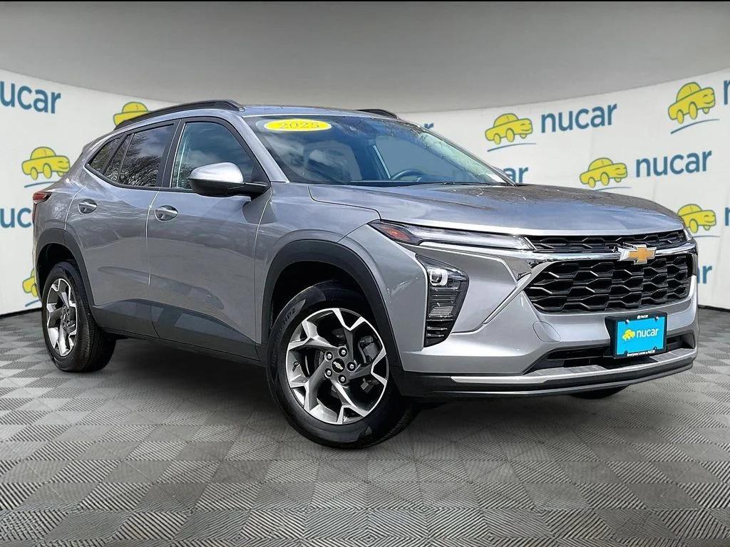 used 2025 Chevrolet Trax car, priced at $22,453
