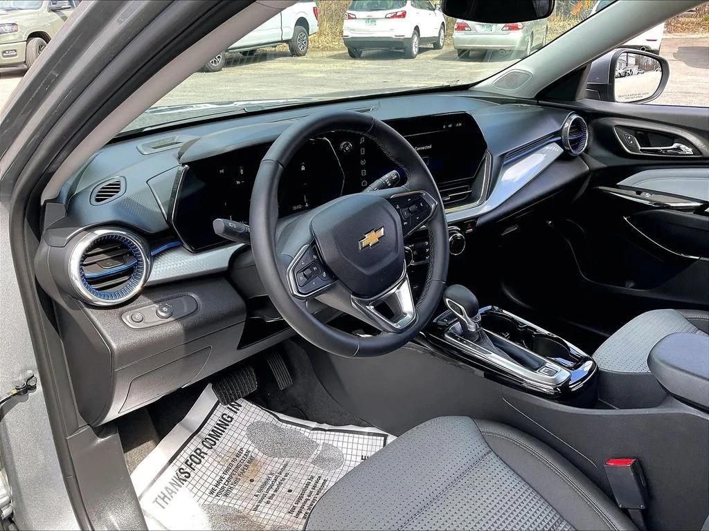 used 2025 Chevrolet Trax car, priced at $22,453