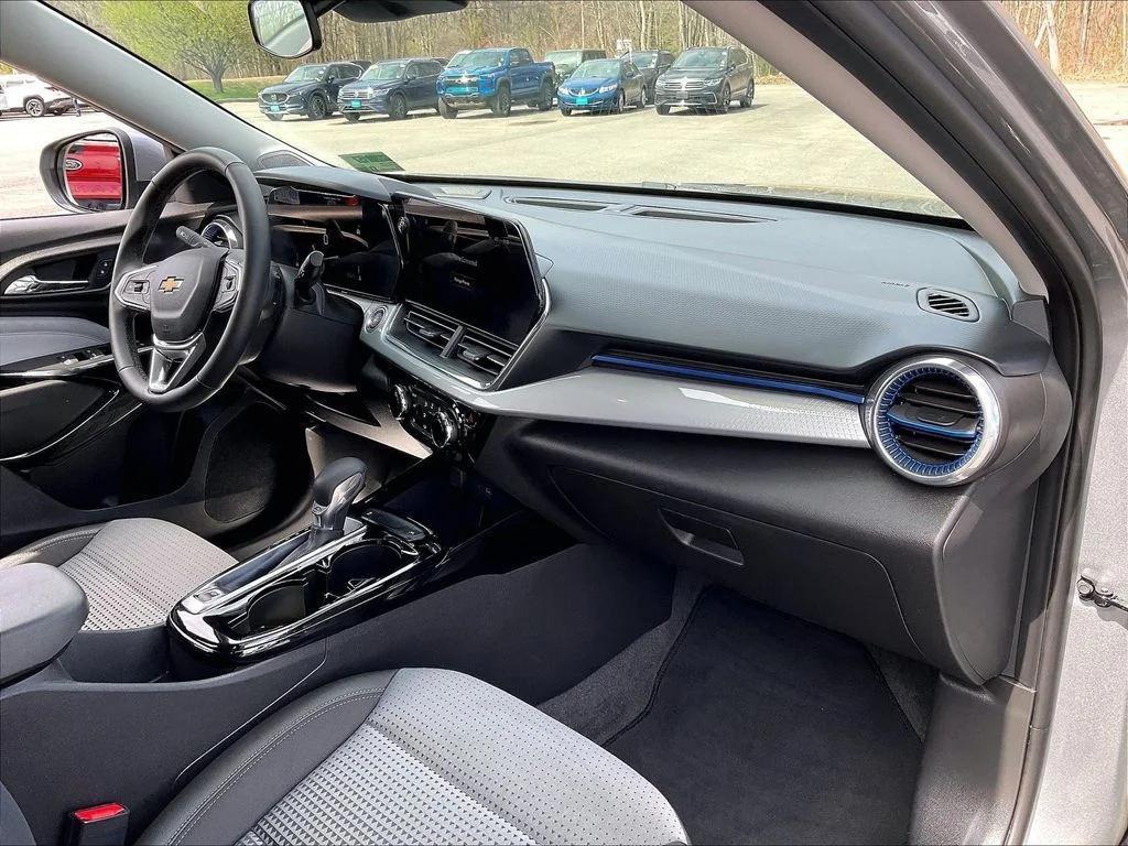 used 2025 Chevrolet Trax car, priced at $22,453