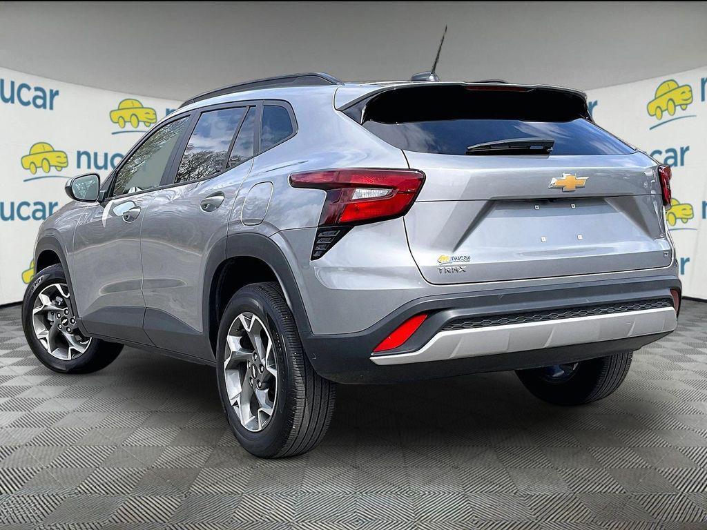 used 2025 Chevrolet Trax car, priced at $22,802