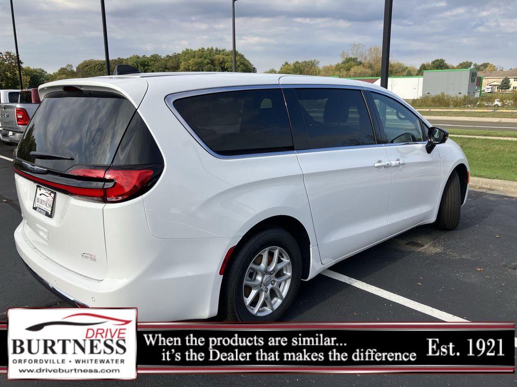 new 2026 Chrysler Pacifica car, priced at $42,197