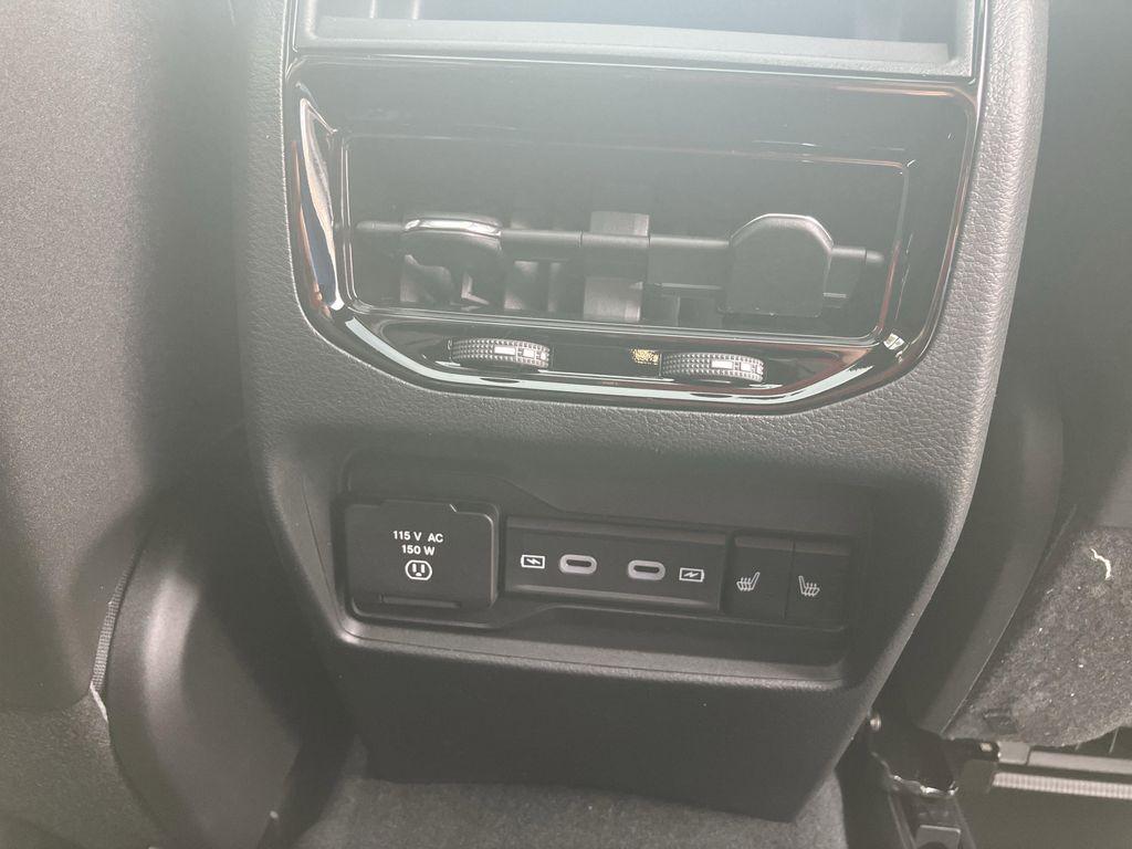 new 2026 Jeep Grand Cherokee car, priced at $48,985