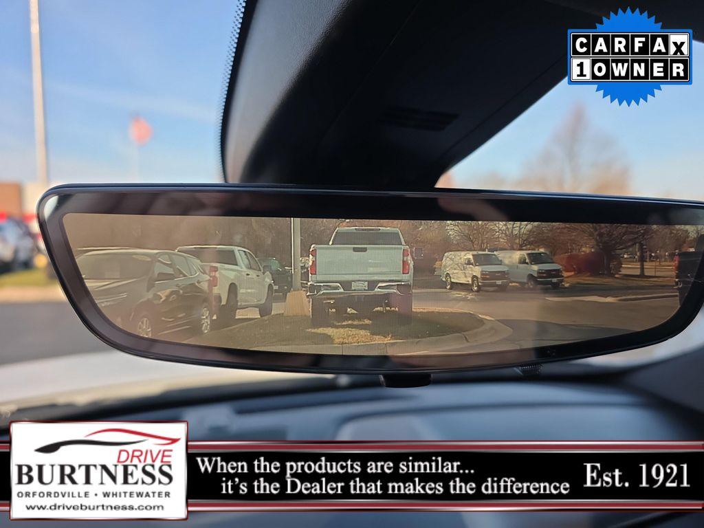 used 2023 Chevrolet Traverse car, priced at $31,804