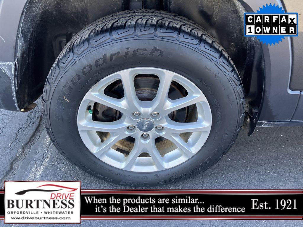 used 2017 Jeep Cherokee car, priced at $14,488