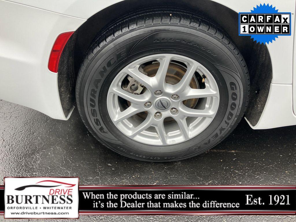 used 2023 Chrysler Pacifica car, priced at $25,988