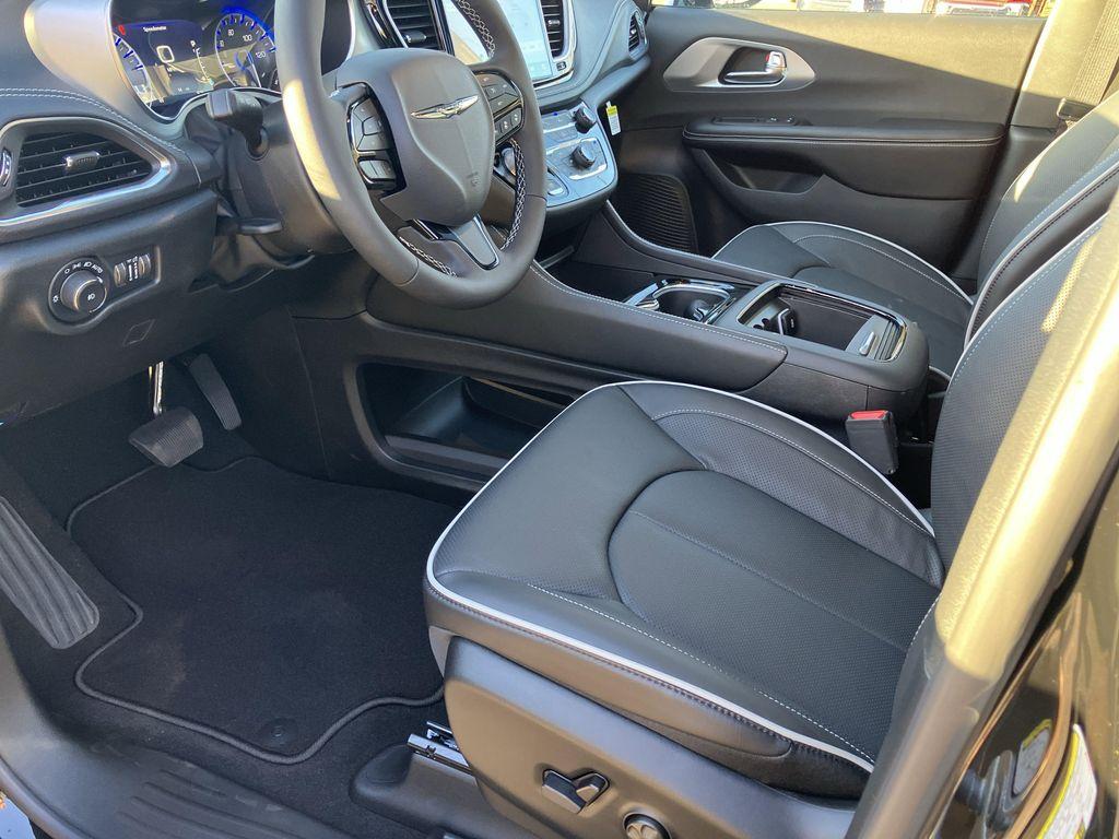 new 2026 Chrysler Pacifica car, priced at $53,203