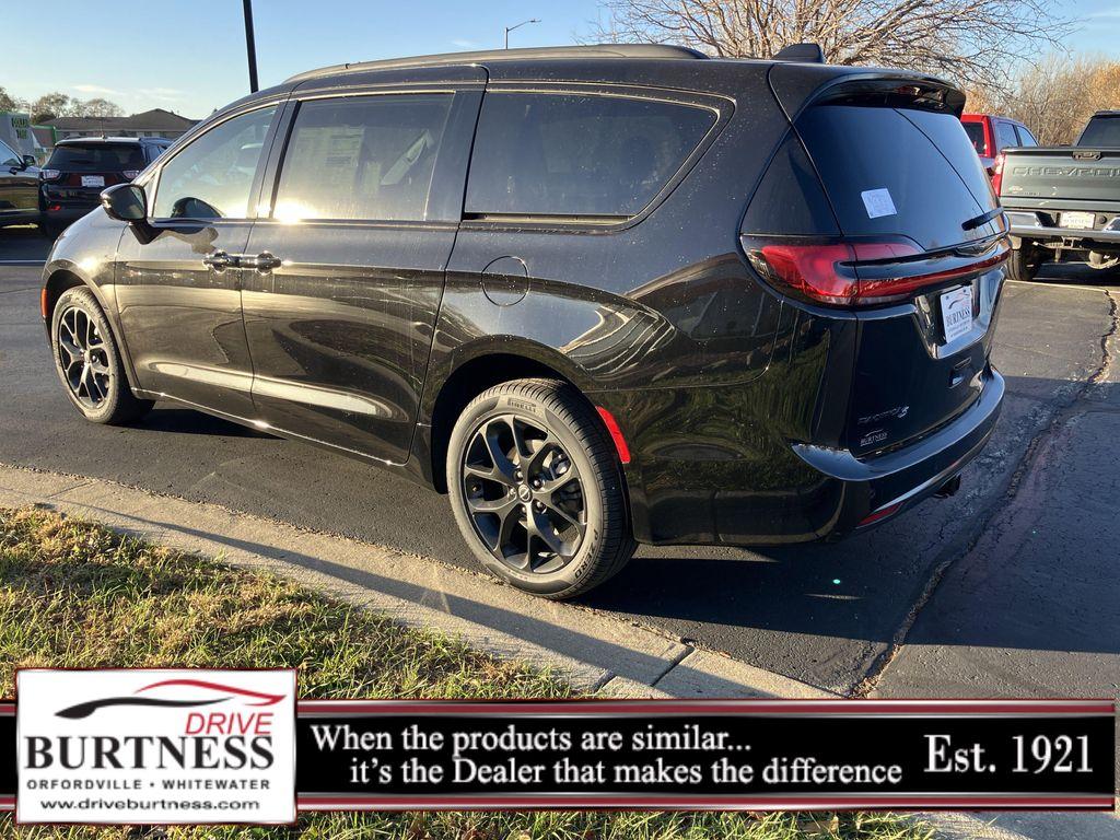 new 2026 Chrysler Pacifica car, priced at $53,203