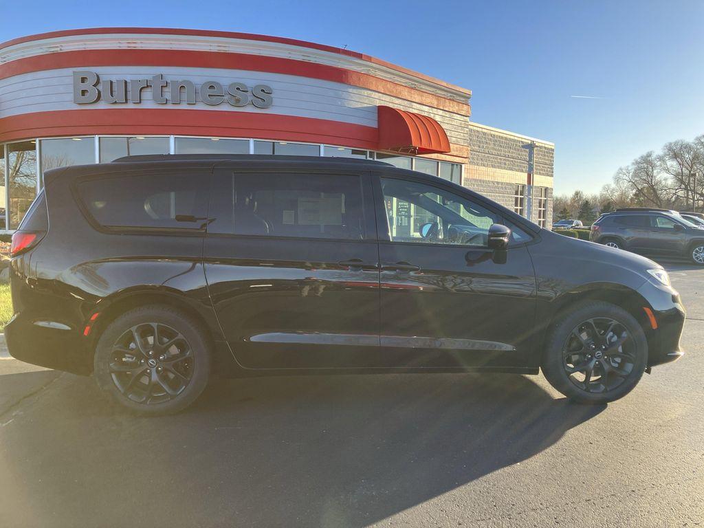 new 2026 Chrysler Pacifica car, priced at $53,203