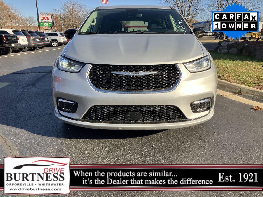 used 2024 Chrysler Pacifica car, priced at $28,000