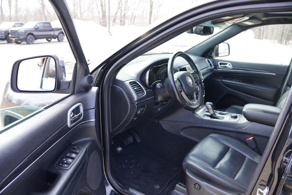 used 2021 Jeep Grand Cherokee car, priced at $22,562