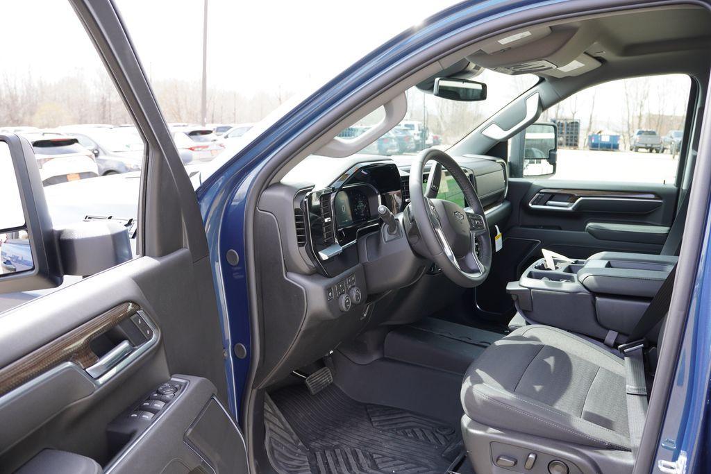 new 2026 Chevrolet Silverado 3500 car, priced at $60,000
