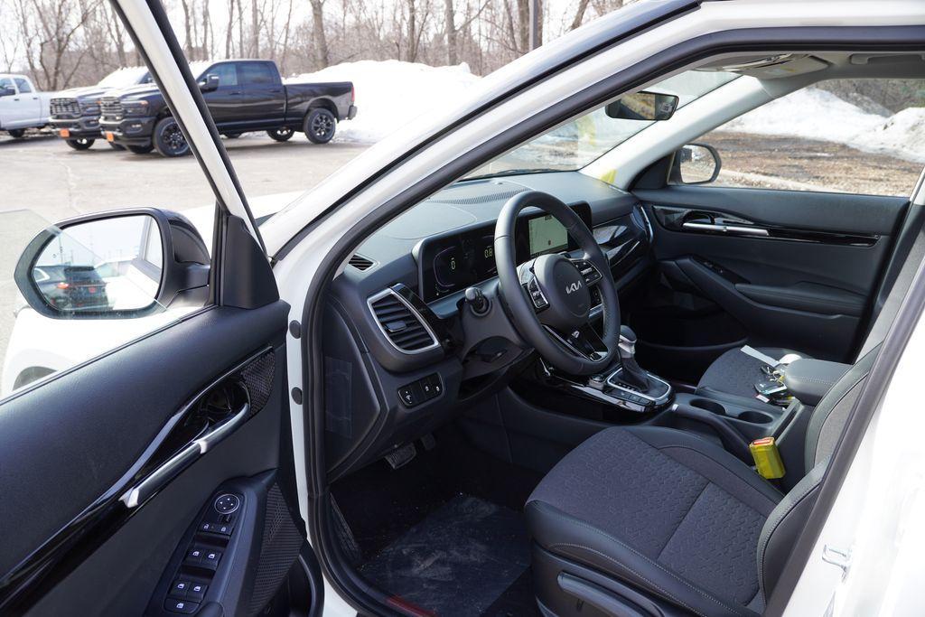 new 2026 Kia Seltos car, priced at $25,321