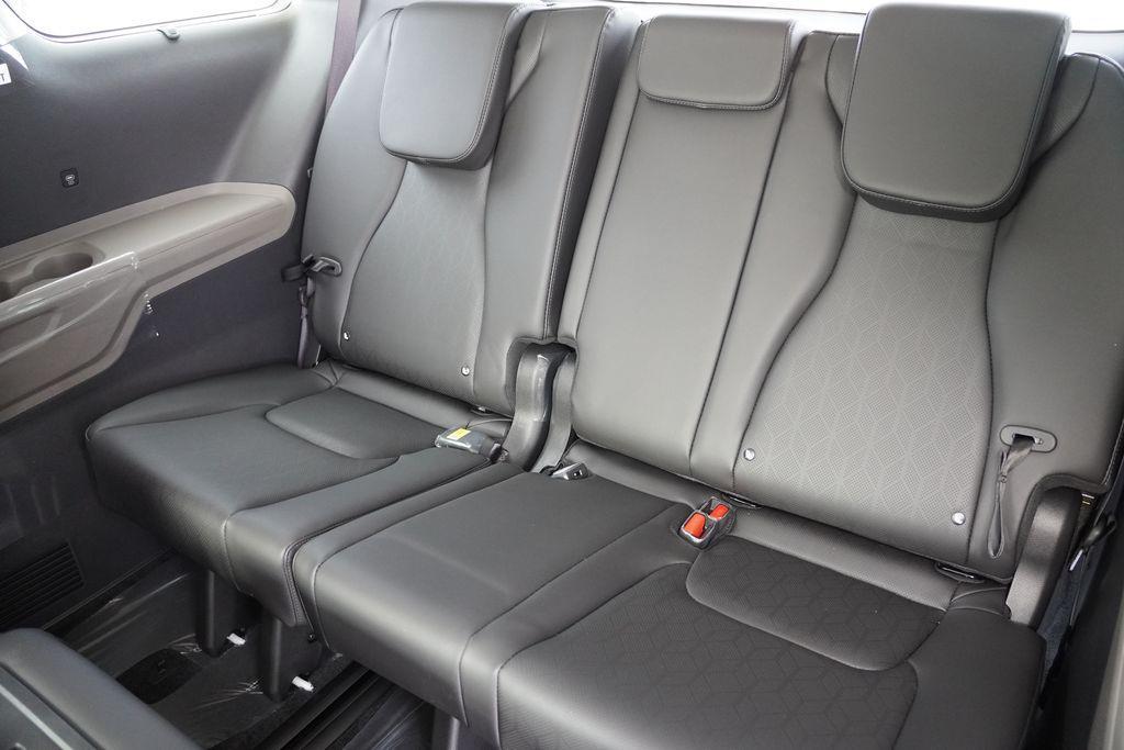 new 2026 Kia Carnival Hybrid car, priced at $41,746