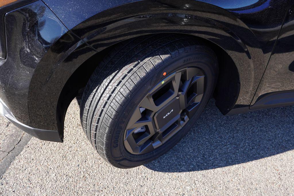 new 2026 Kia Carnival Hybrid car, priced at $41,756