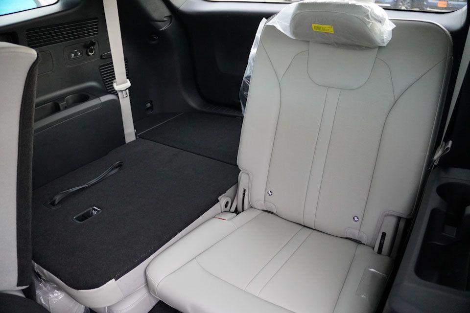 new 2026 Kia Sorento car, priced at $35,735