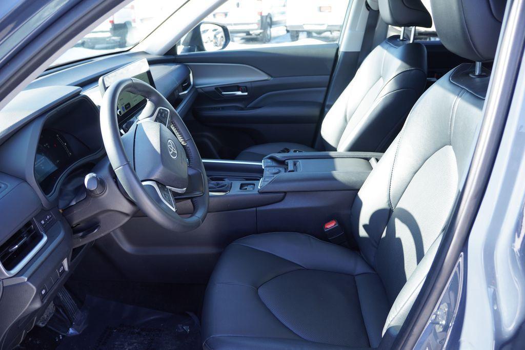 used 2025 Toyota Grand Highlander car, priced at $43,748