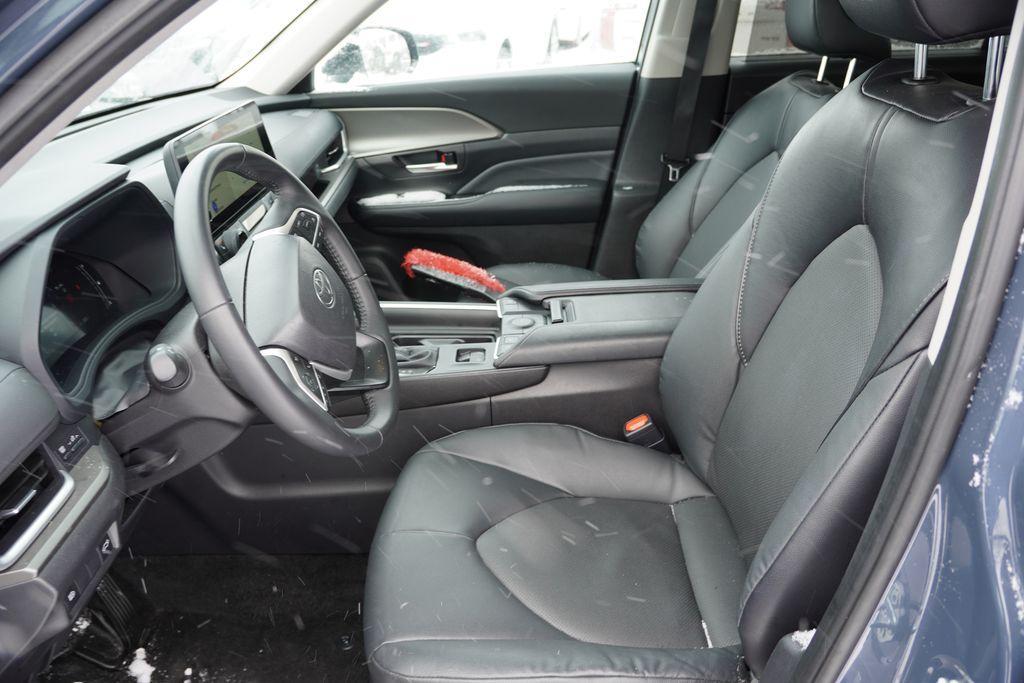 used 2025 Toyota Grand Highlander car, priced at $44,698