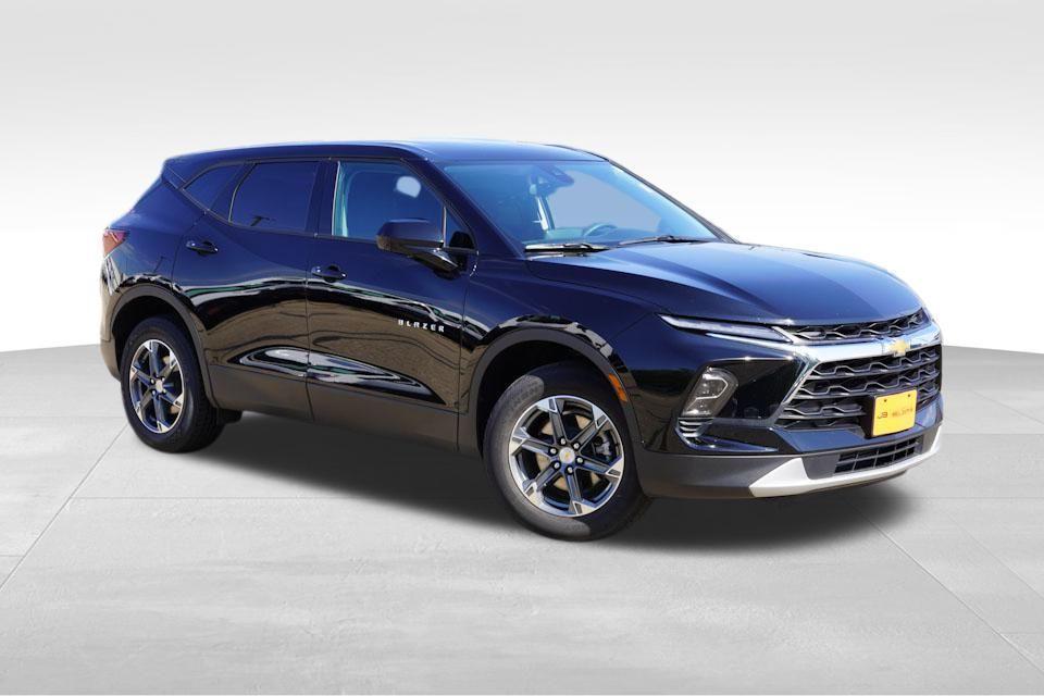 used 2025 Chevrolet Blazer car, priced at $28,618