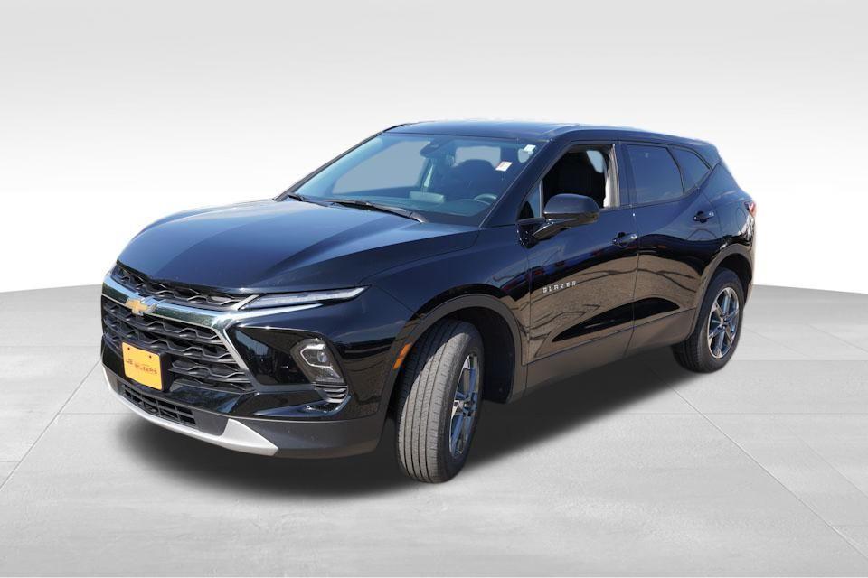 used 2025 Chevrolet Blazer car, priced at $28,618