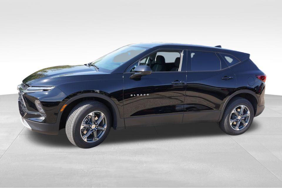 used 2025 Chevrolet Blazer car, priced at $28,618