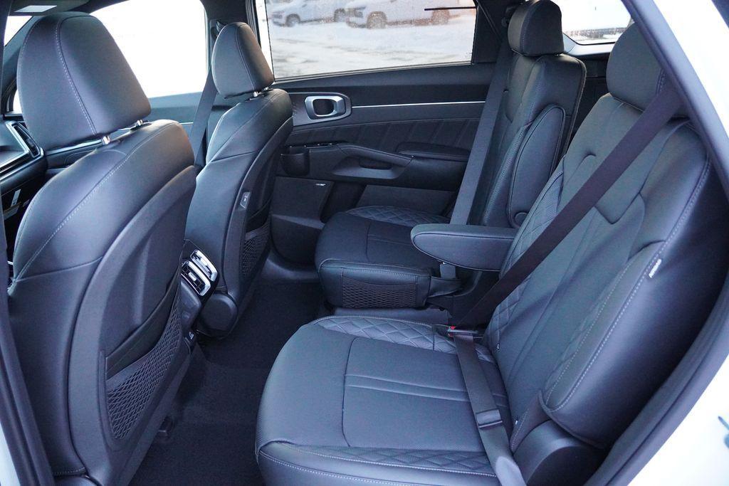 new 2026 Kia Sorento Hybrid car, priced at $43,549