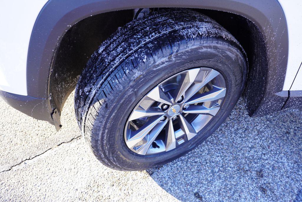 new 2026 Chevrolet Equinox car, priced at $26,844