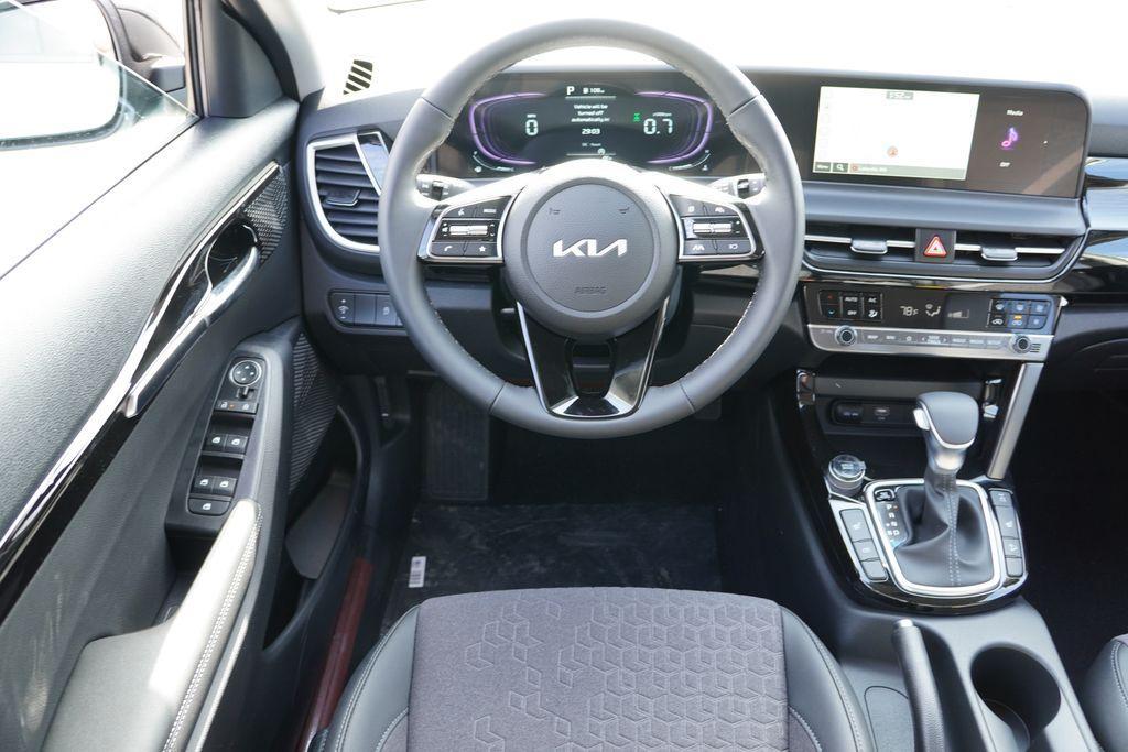 new 2026 Kia Seltos car, priced at $25,321