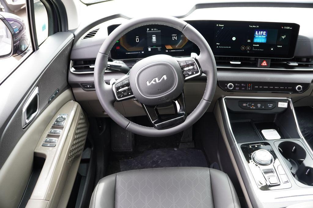 new 2026 Kia Carnival Hybrid car, priced at $40,805