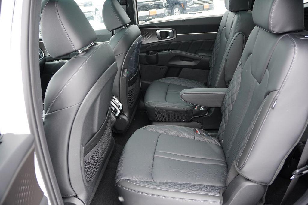 new 2026 Kia Sorento Hybrid car, priced at $43,549